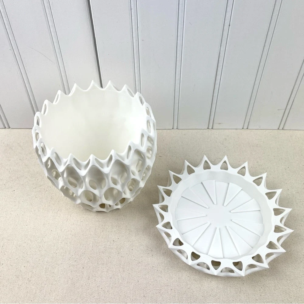 Invader Planter Pot, Small Indoor Flower Pot, Modern Planter with Saucer - Picture 7 of 9